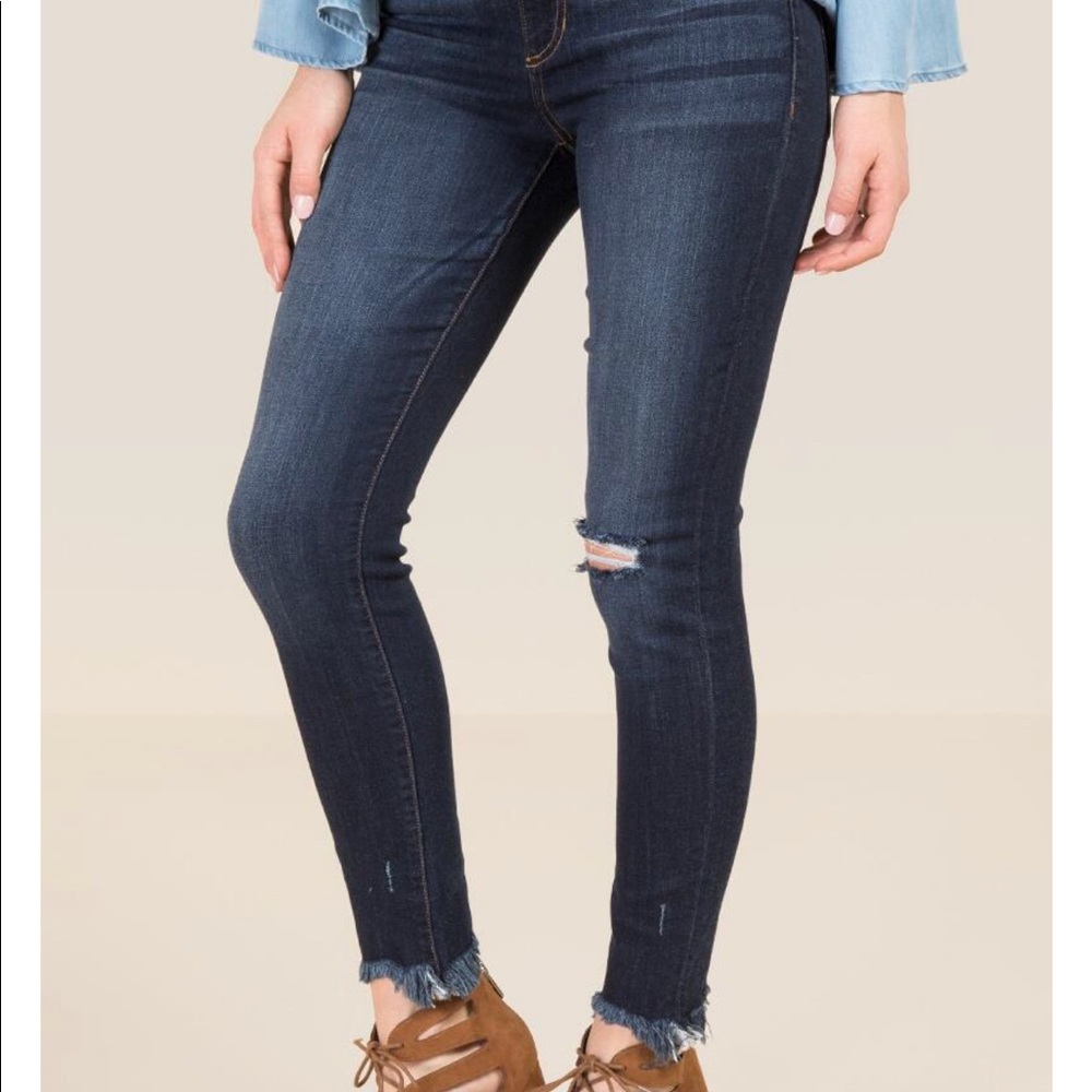 Harper NWT mid rise shark bite hem jeans size 28